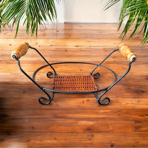 Temp-tations Presentable Ovenware Covered Casserole Dish with Stand - Picture 7 of 13